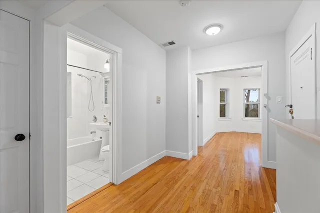 $1,795 | 4055 North Spaulding Avenue, Unit 1, Chicago, IL 60618