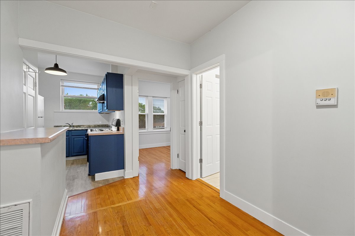 4055 North Spaulding Avenue, Unit 1 Chicago, IL 60618 - Photo 4 of 18