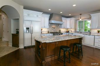 8 Chipper Road St. Louis, MO 63131 - Photo 4 of 36 Gallery Image 4