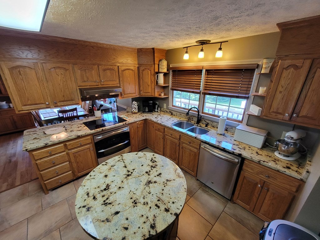79 Deer Ridge Drive Independence, VA 24348 - Photo 7 of 47 Gallery Image 7