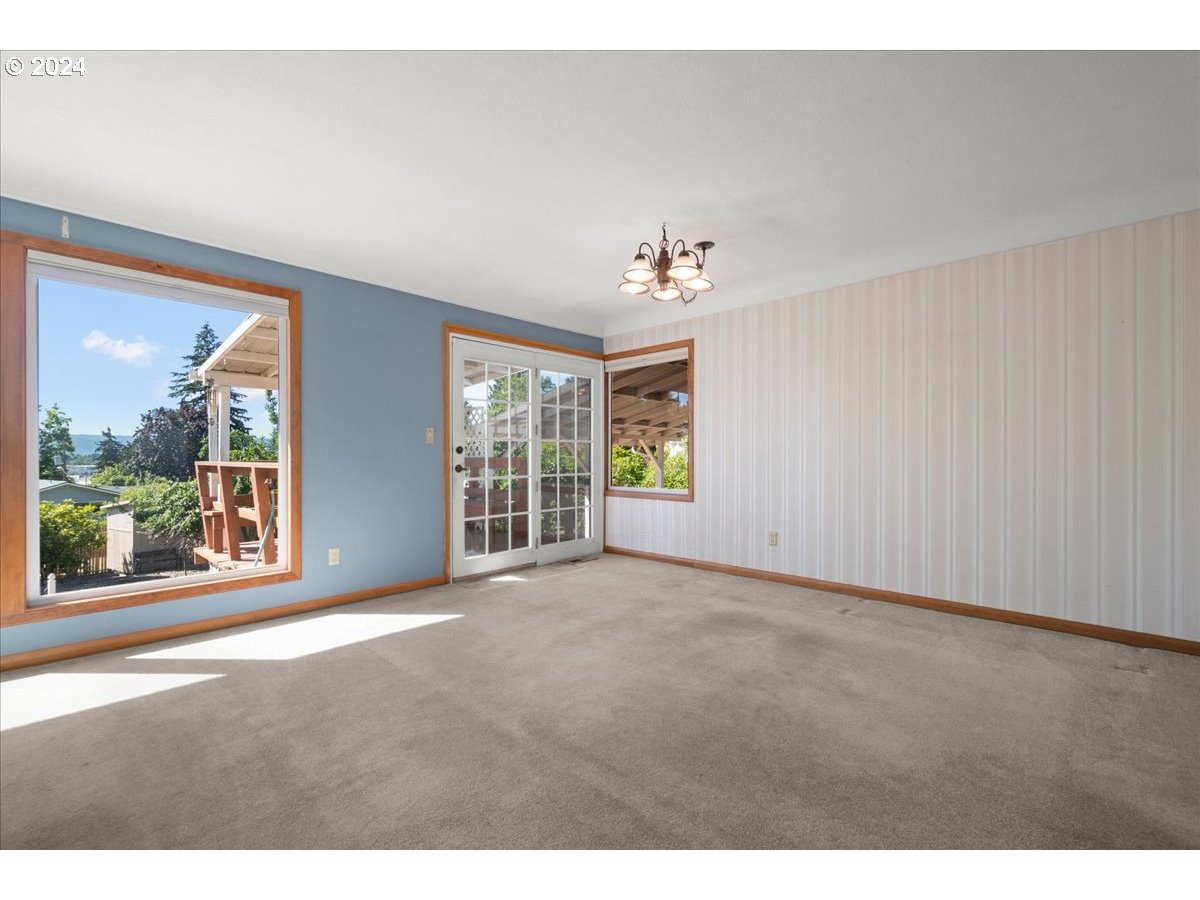 2057 Cascade Way Longview, WA 98632 - Photo 8 of 35 Gallery Image 8