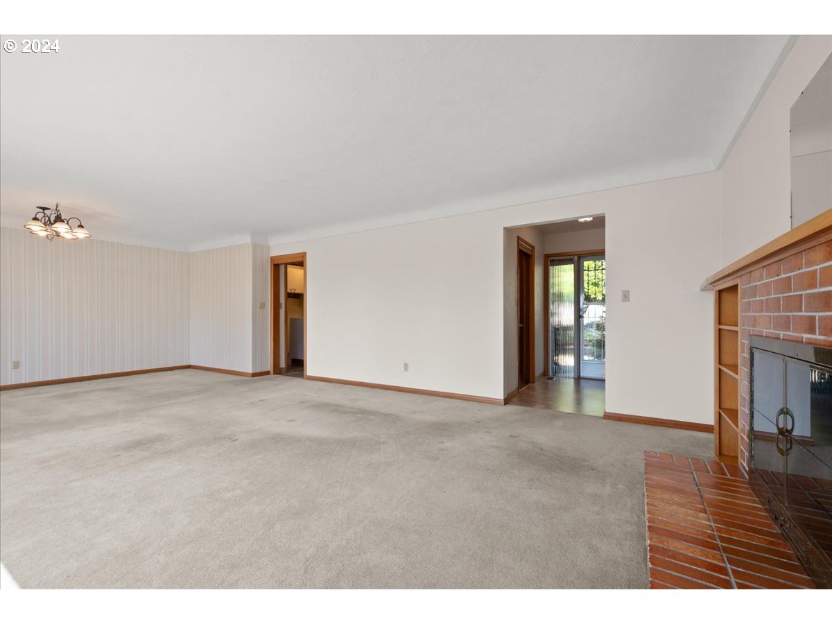 2057 Cascade Way Longview, WA 98632 - Photo 9 of 35 Gallery Image 9