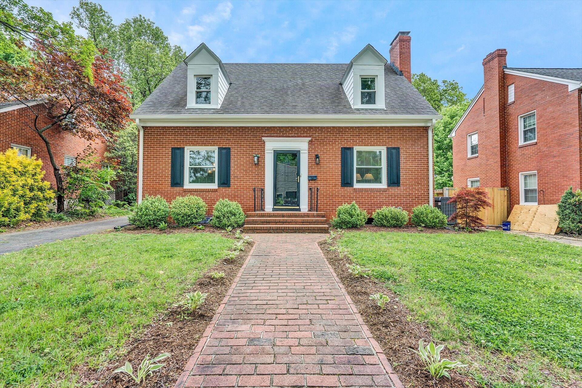 1808 Wakefield Road Southwest Roanoke, VA 24015 - Photo 2 of 38 02-DSC5399
