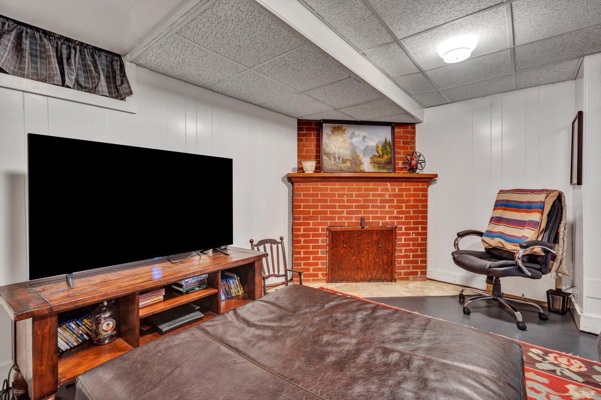 1808 Wakefield Road Southwest Roanoke, VA 24015 - Photo 32 of 38 32-DSC5471