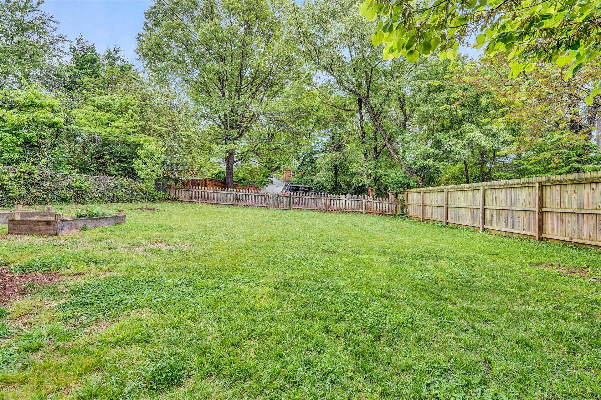 1808 Wakefield Road Southwest Roanoke, VA 24015 - Photo 36 of 38 36-DSC5411
