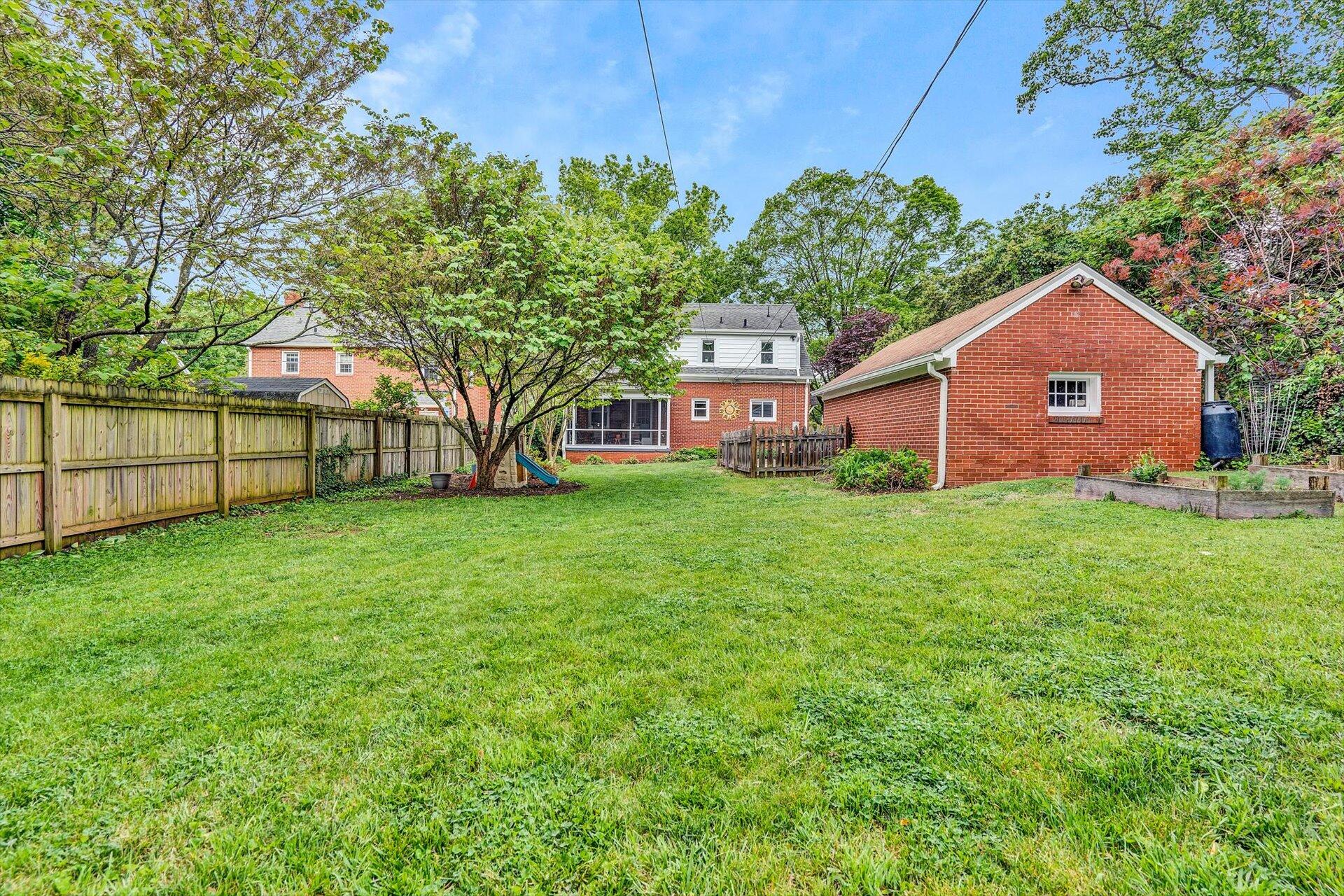 1808 Wakefield Road Southwest Roanoke, VA 24015 - Photo 37 of 38 37-DSC5414