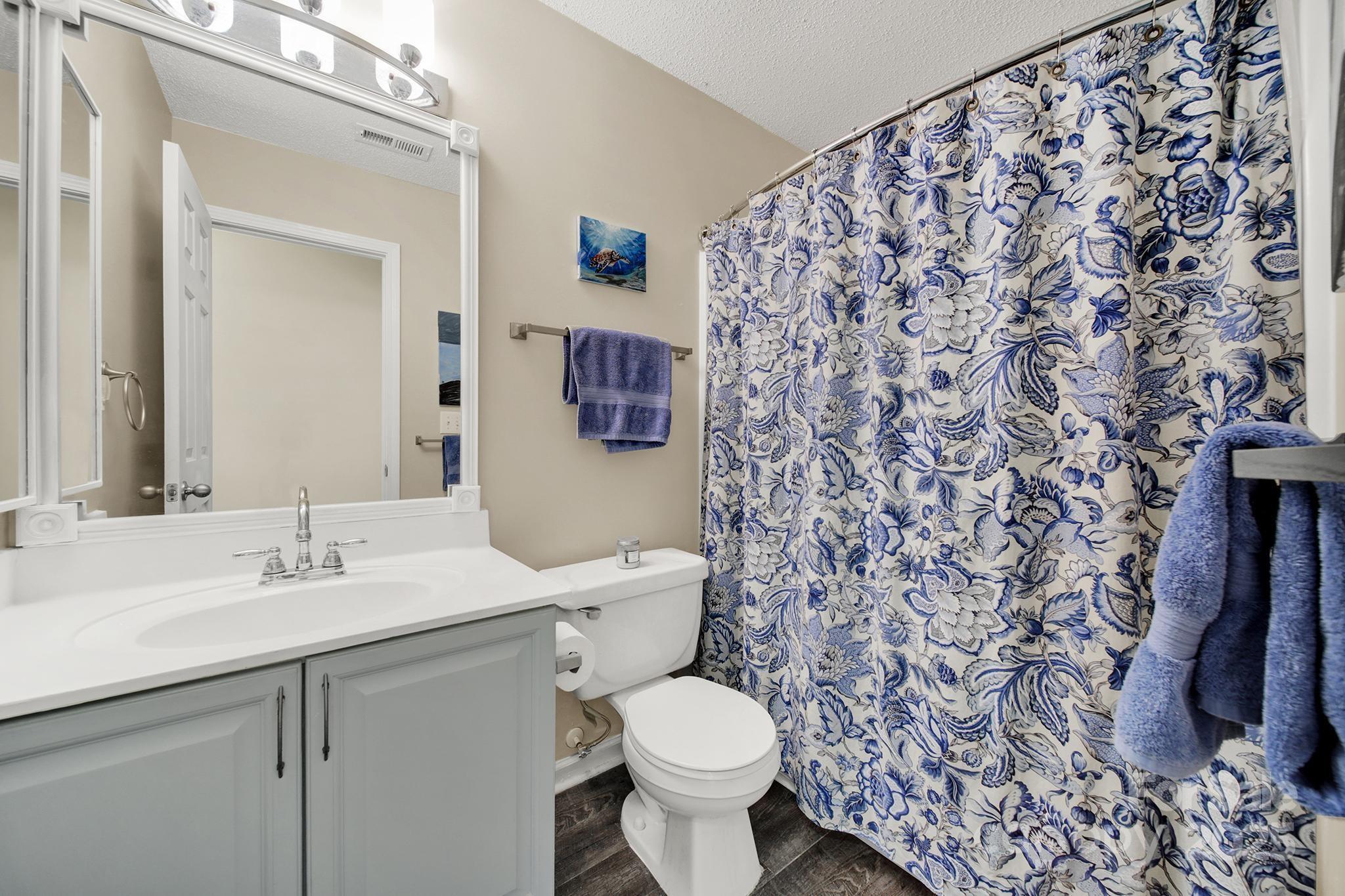 488 St George Road Fort Mill, SC 29708 - Photo 28 of 40 a bathroom with a sink toilet and mirror