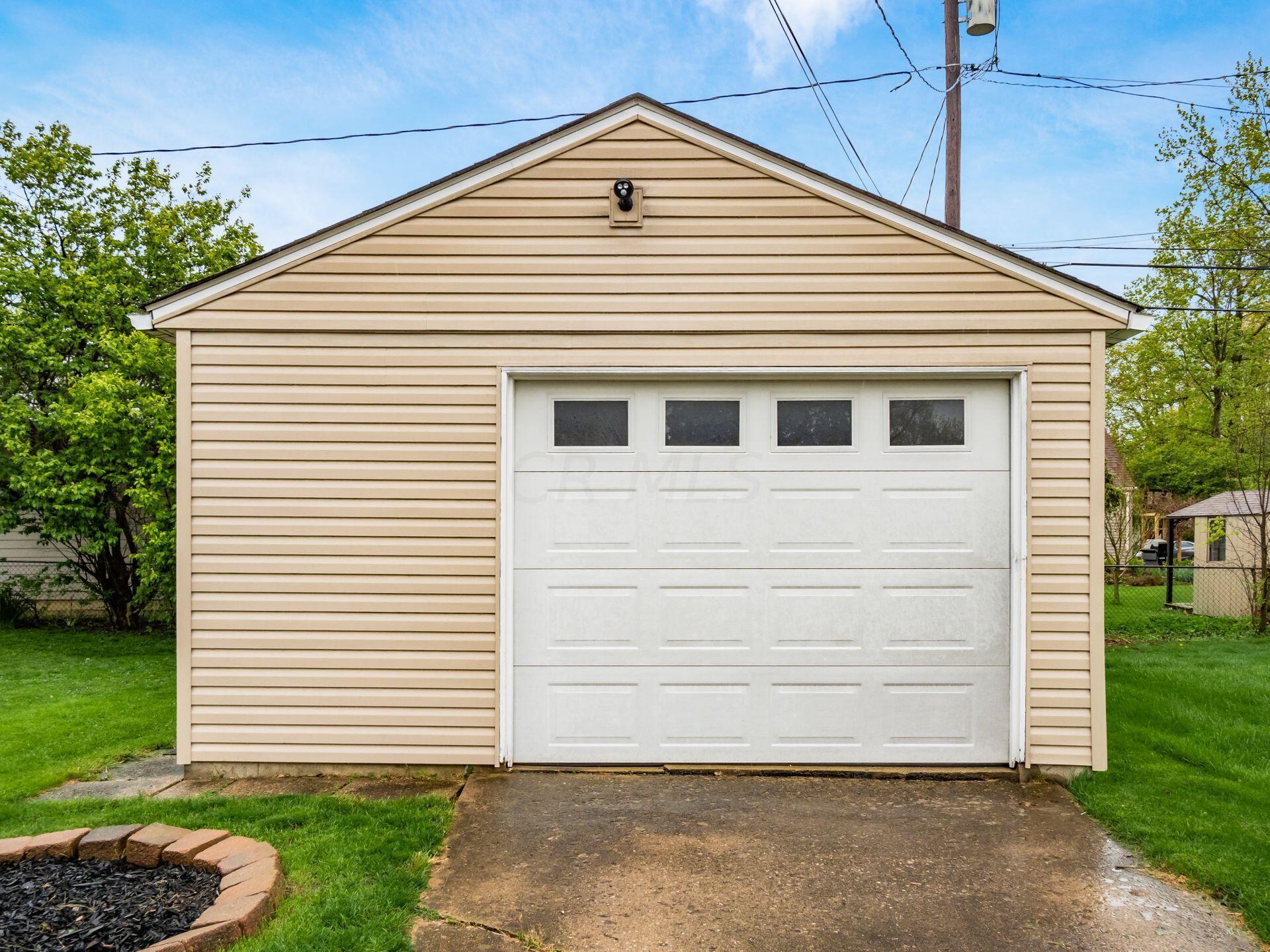 2218 Nottingham Road Columbus, OH 43221 - Photo 30 of 46 1 1/2 Car Garage