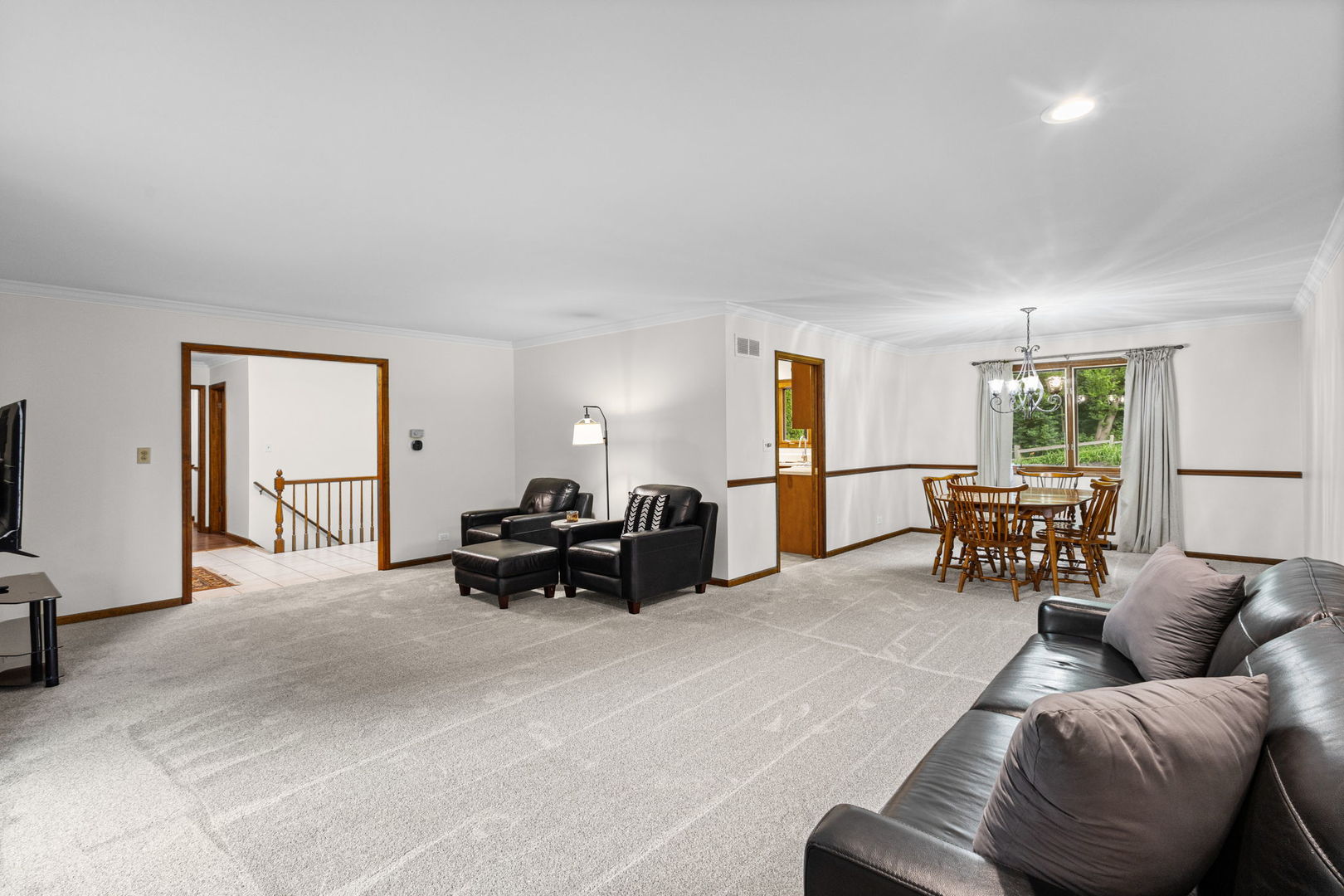 101 Carrol Gate Road Wheaton, IL 60189 - Photo 5 of 29 Gallery Image 5