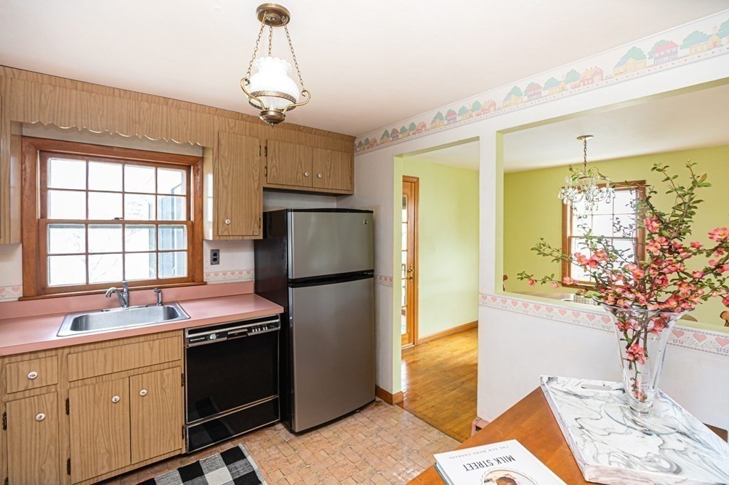 10 Westmoor Road Boston, MA 02132 - Photo 11 of 36 Gallery Image 11