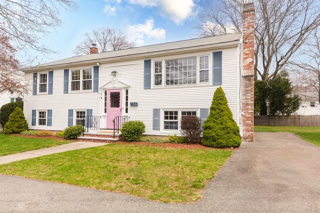 10 Westmoor Road Boston, MA 02132 - Photo 3 of 36 Gallery Image 3