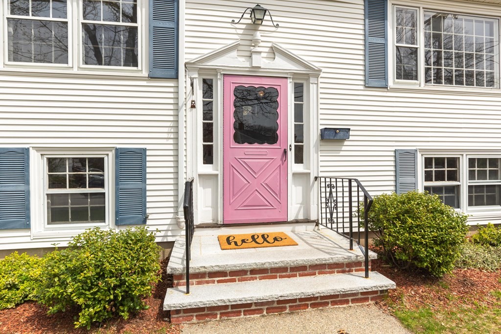 10 Westmoor Road Boston, MA 02132 - Photo 4 of 36 Gallery Image 4