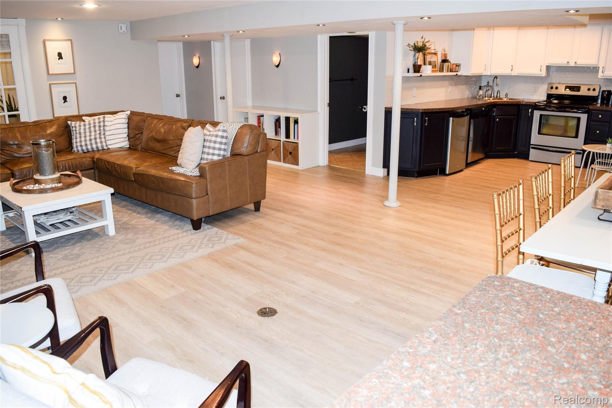 11102 Afton Road Southgate, MI 48195 - Photo 45 of 56 DSC_0161.jpg