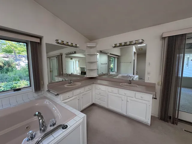 $325,000 | 2503 South Harmon Street, Appleton, WI 54915