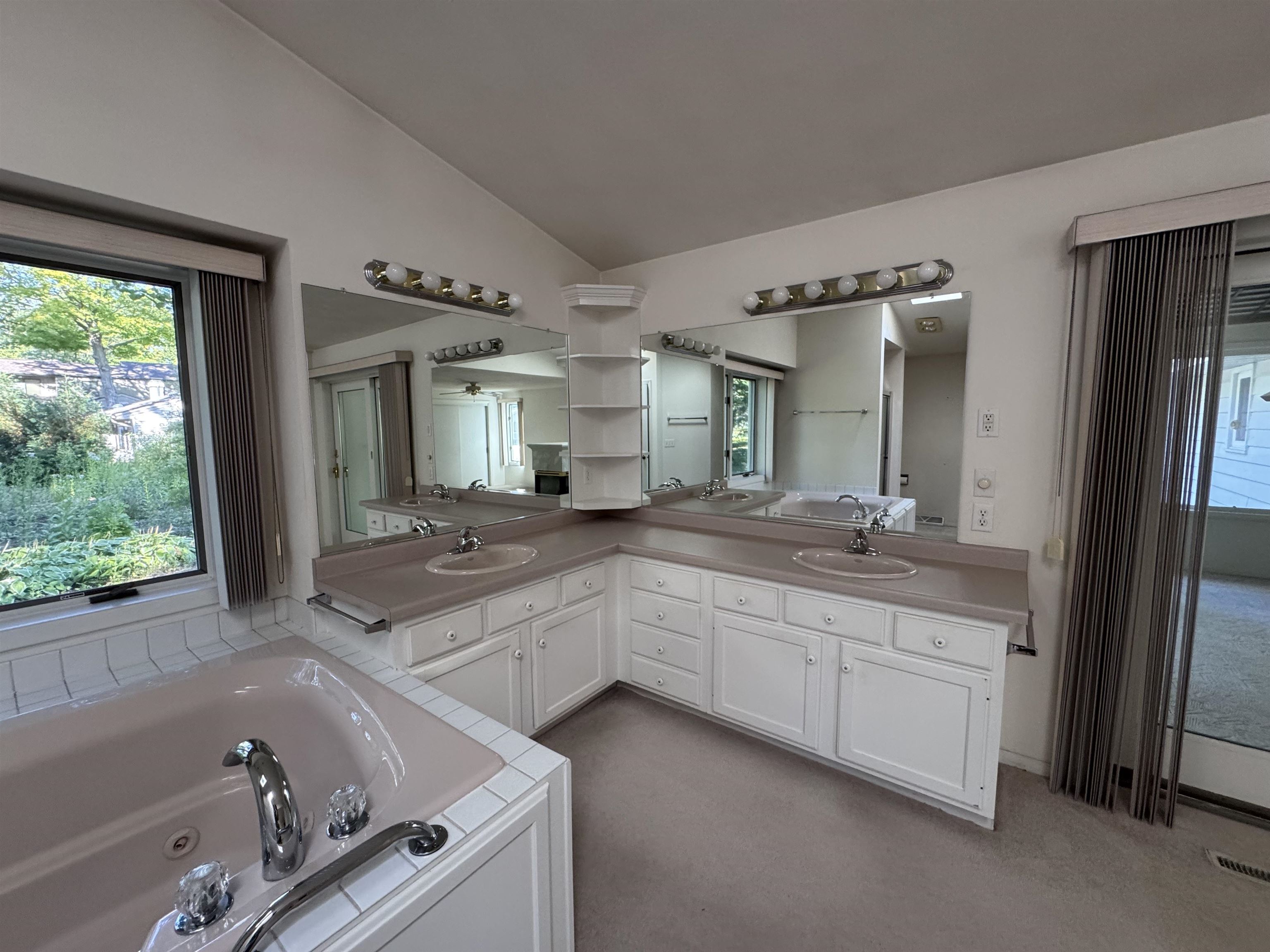 2503 South Harmon Street Appleton, WI 54915 - Photo 22 of 38