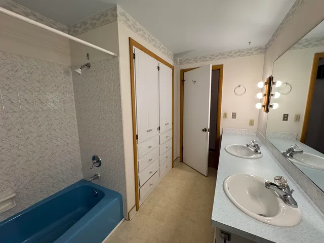 $325,000 | 2503 South Harmon Street, Appleton, WI 54915