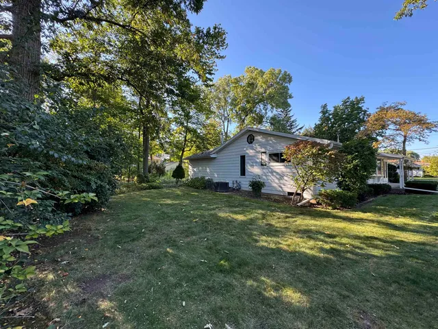 $325,000 | 2503 South Harmon Street, Appleton, WI 54915