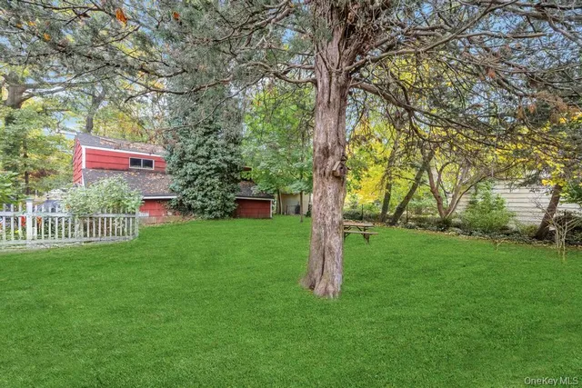 $989,000 | 89 Van Brunt Manor Road, Brookhaven, NY 11733