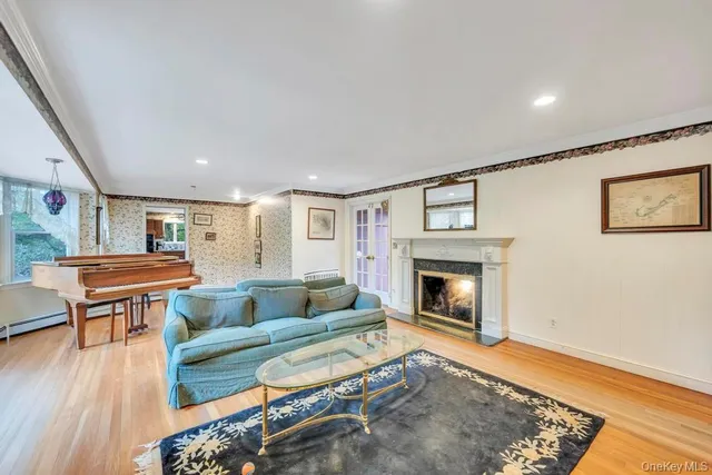 $989,000 | 89 Van Brunt Manor Road, Brookhaven, NY 11733