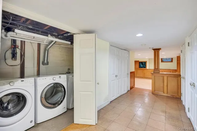 $989,000 | 89 Van Brunt Manor Road, Brookhaven, NY 11733