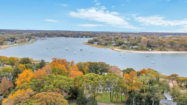 $989,000 | 89 Van Brunt Manor Road, Brookhaven, NY 11733