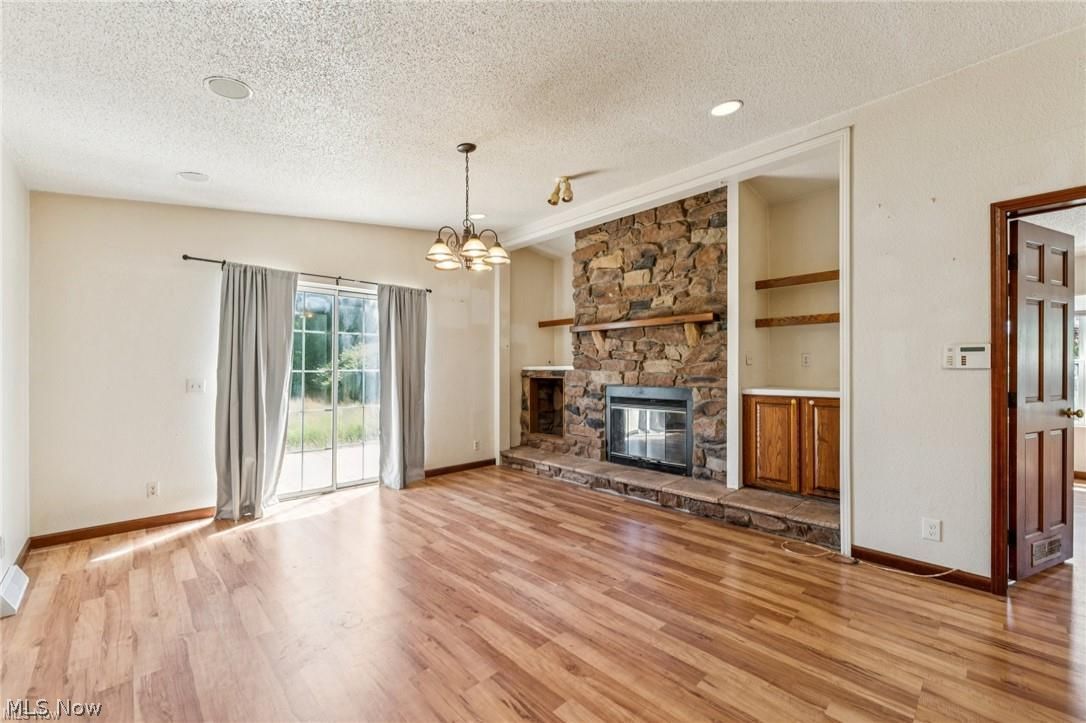 14525 Sperry Road Newbury, OH 44065 - Photo 6 of 36 Family room