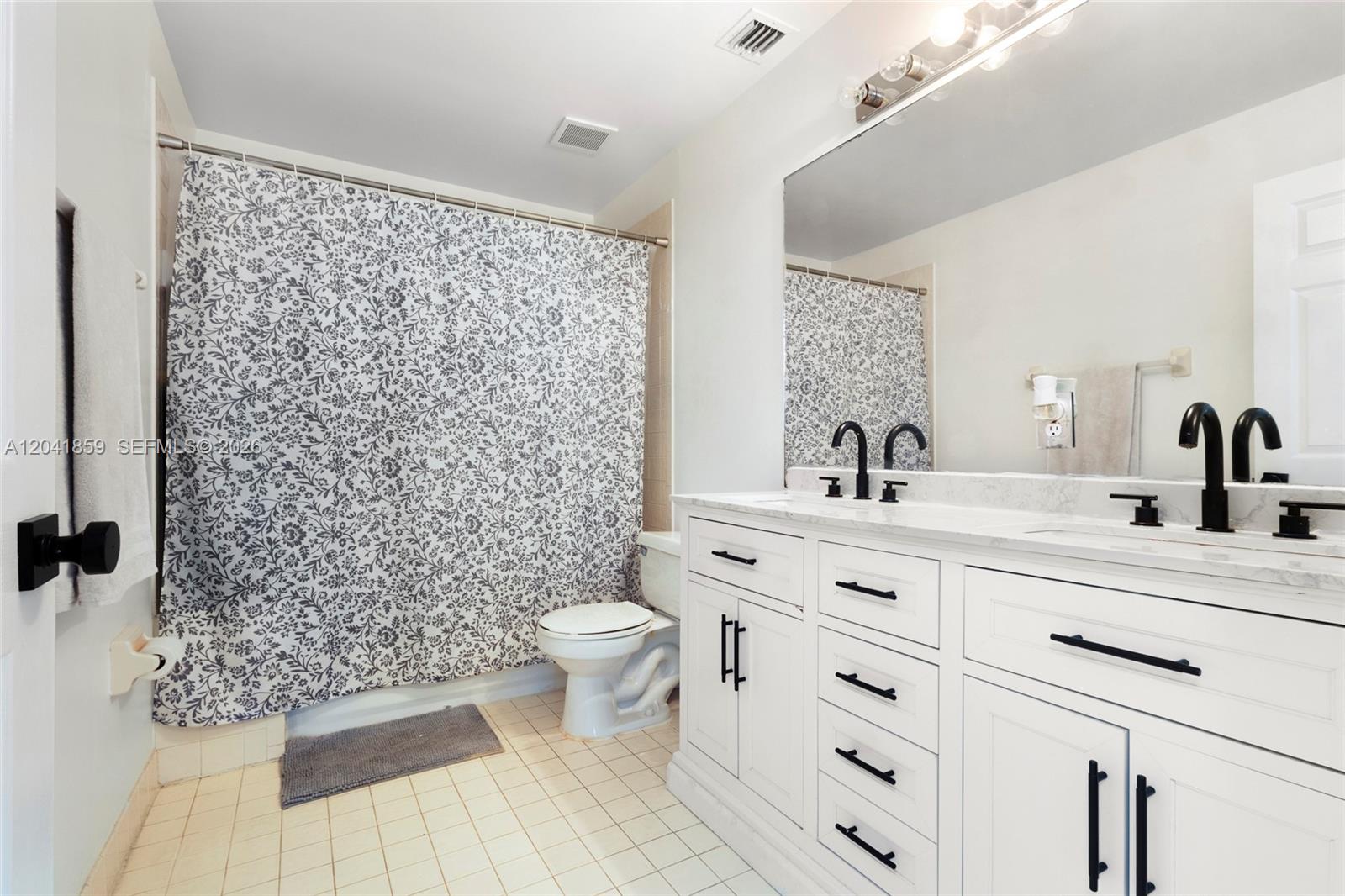 18222 Southwest 27th Street Miramar, FL 33029 - Photo 19 of 32 2nd Full bathroom