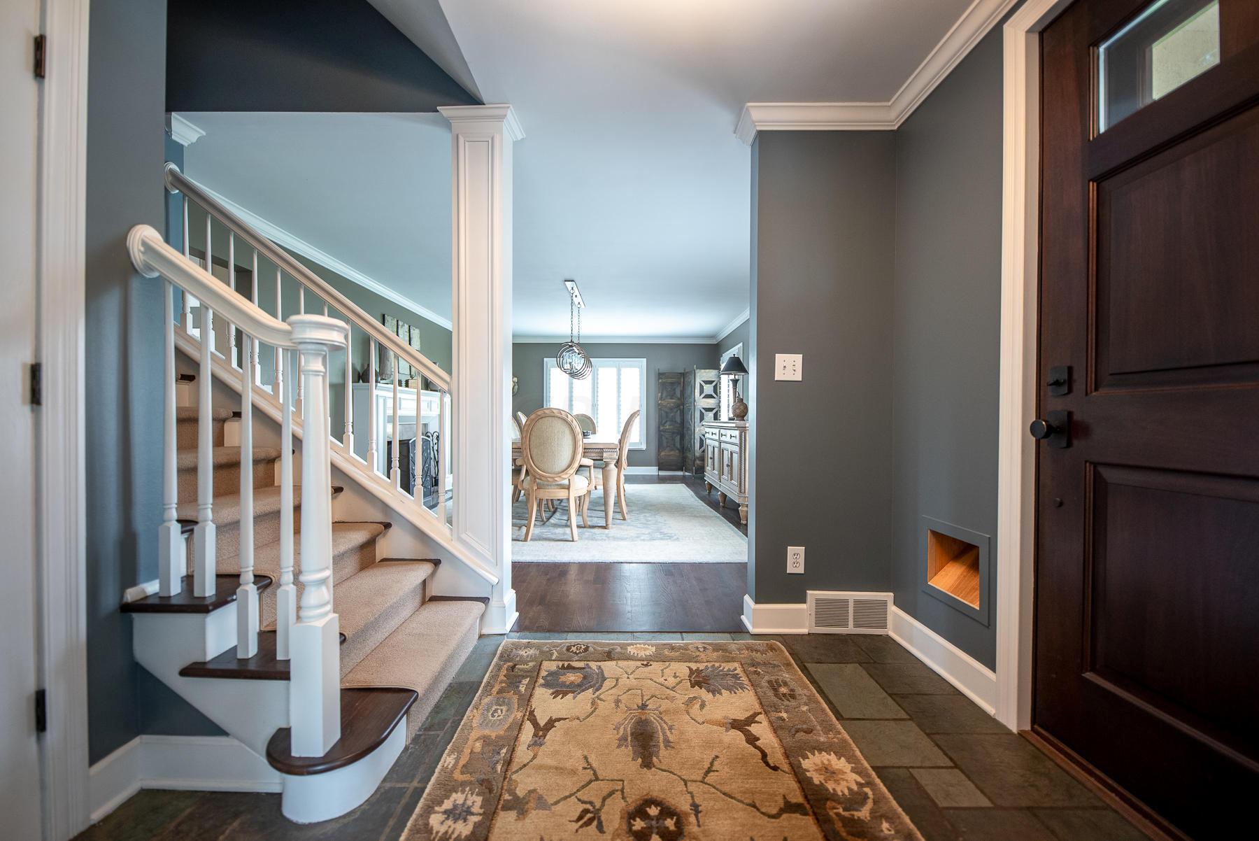 2245 Tremont Road Columbus, OH 43221 - Photo 2 of 24