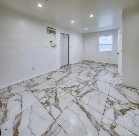 $1,680 | 519 South M Street, Unit 2 BACK, Lake Worth Beach, FL 33460