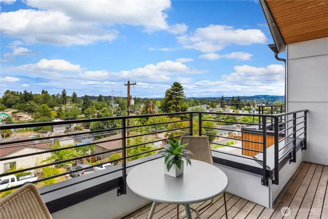 $649,000 | 3901 South Cloverdale Street, Unit E, Seattle, WA 98118
