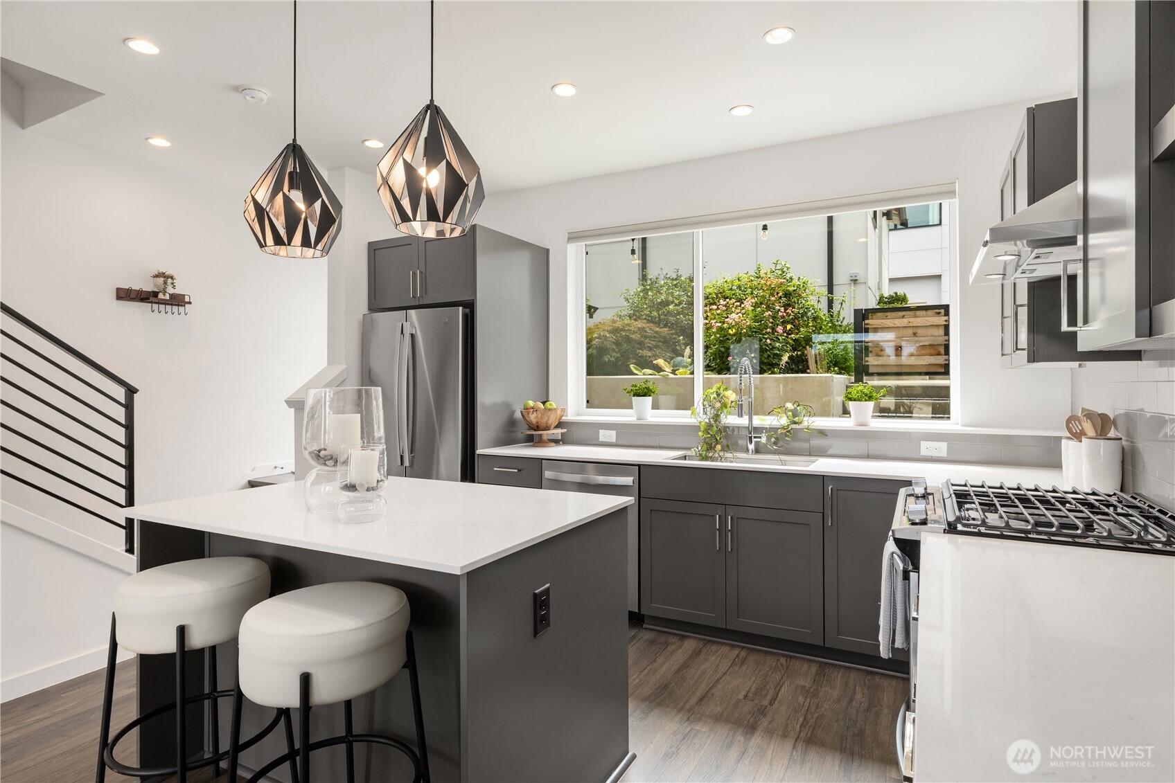 3901 South Cloverdale Street, Unit E Seattle, WA 98118 - Photo 11 of 29