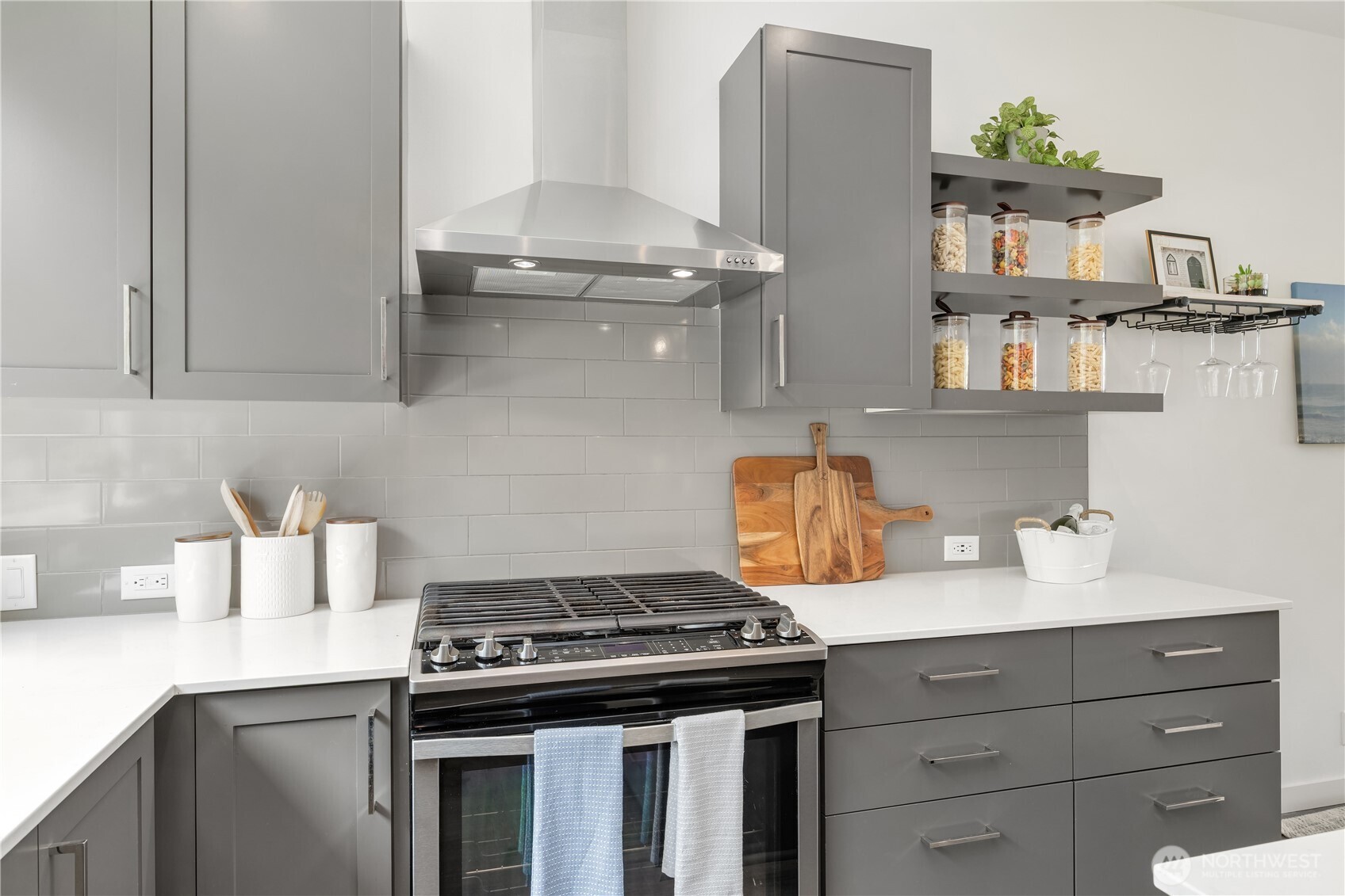 3901 South Cloverdale Street, Unit E Seattle, WA 98118 - Photo 13 of 29