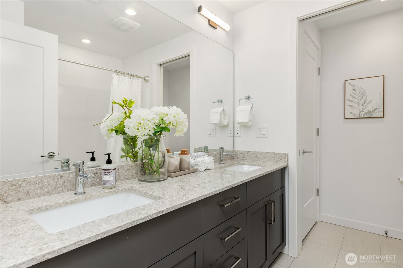 3901 South Cloverdale Street, Unit E Seattle, WA 98118 - Photo 18 of 29