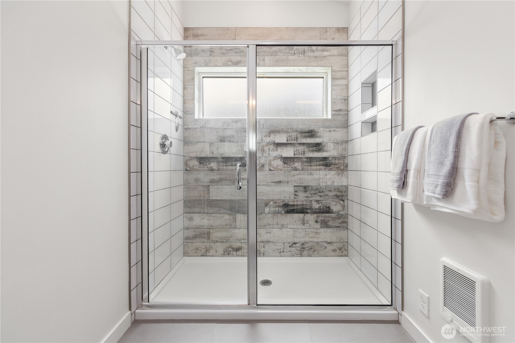 3901 South Cloverdale Street, Unit E Seattle, WA 98118 - Photo 23 of 29