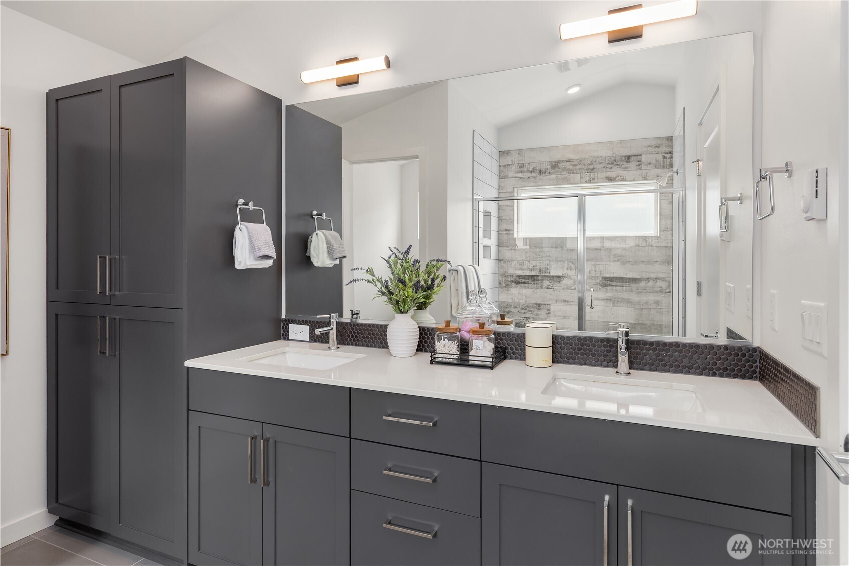 3901 South Cloverdale Street, Unit E Seattle, WA 98118 - Photo 24 of 29