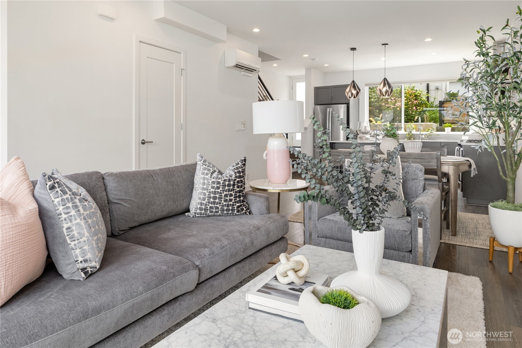 3901 South Cloverdale Street, Unit E Seattle, WA 98118 - Photo 9 of 29