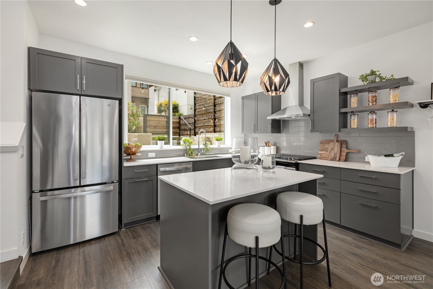 3901 South Cloverdale Street, Unit E Seattle, WA 98118 - Photo 10 of 29