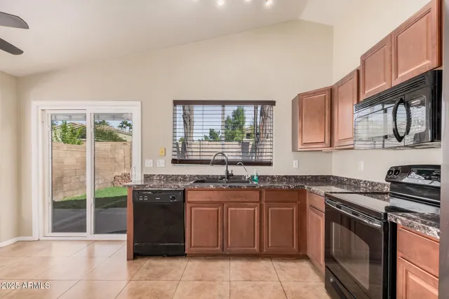 $385,000 | 21627 North 29th Drive, Phoenix, AZ 85027