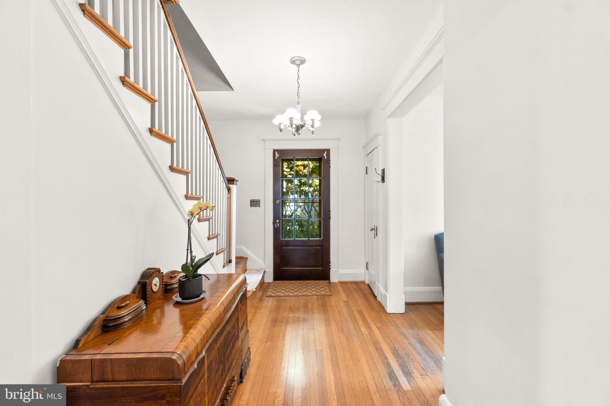 322 St Dunstans Road Baltimore, MD 21212 - Photo 3 of 36 Gallery Image 3