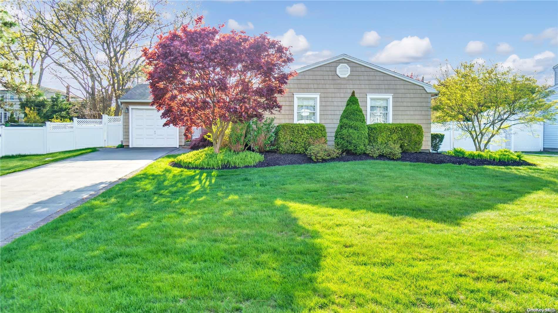 174 Cirrus Road Holbrook, NY 11741 - Photo 1 of 1 Gallery Image 1