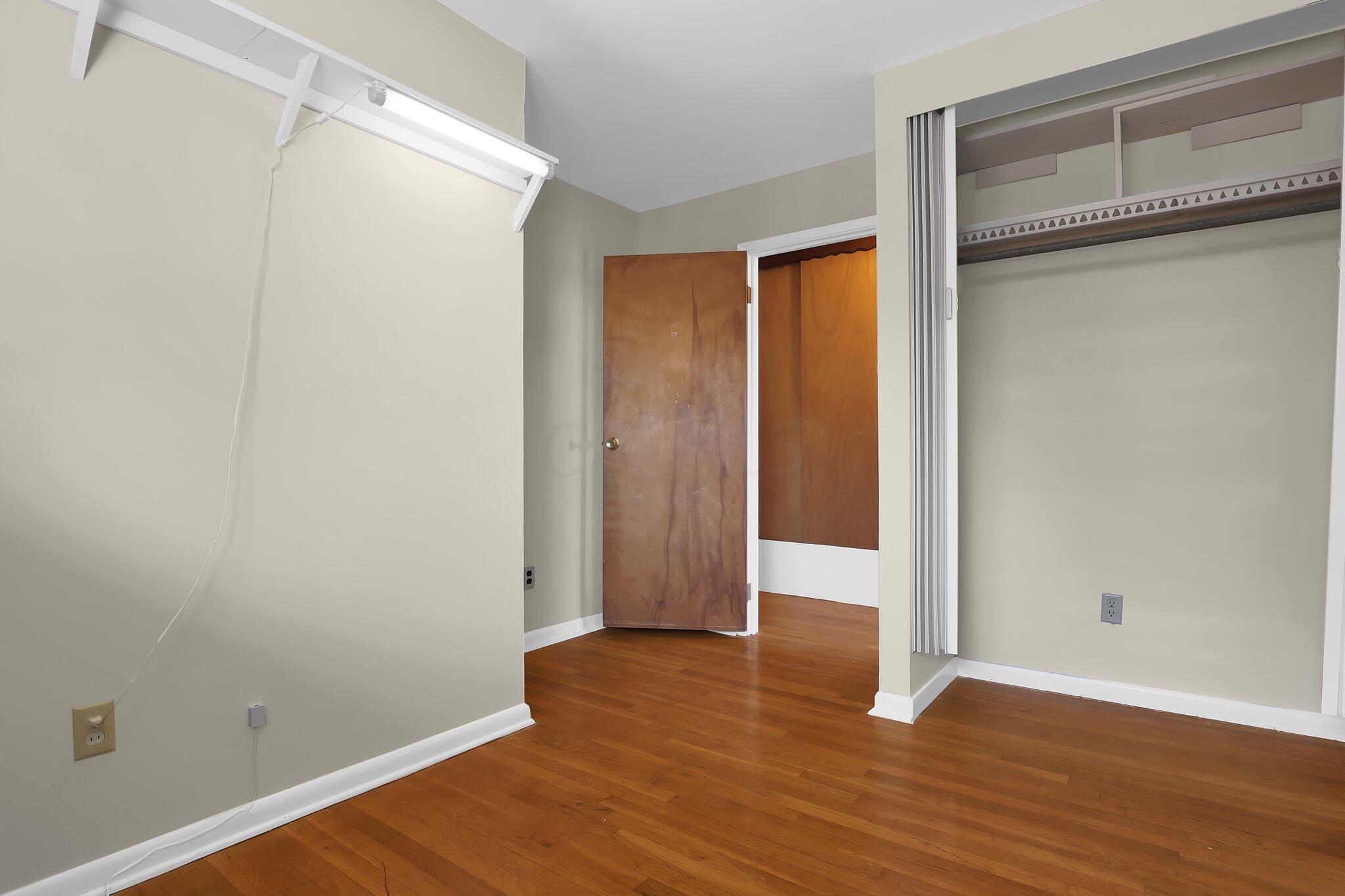 1551 Smith Road Columbus, OH 43207 - Photo 13 of 25 12-web-or-mls-1551-smith-rd