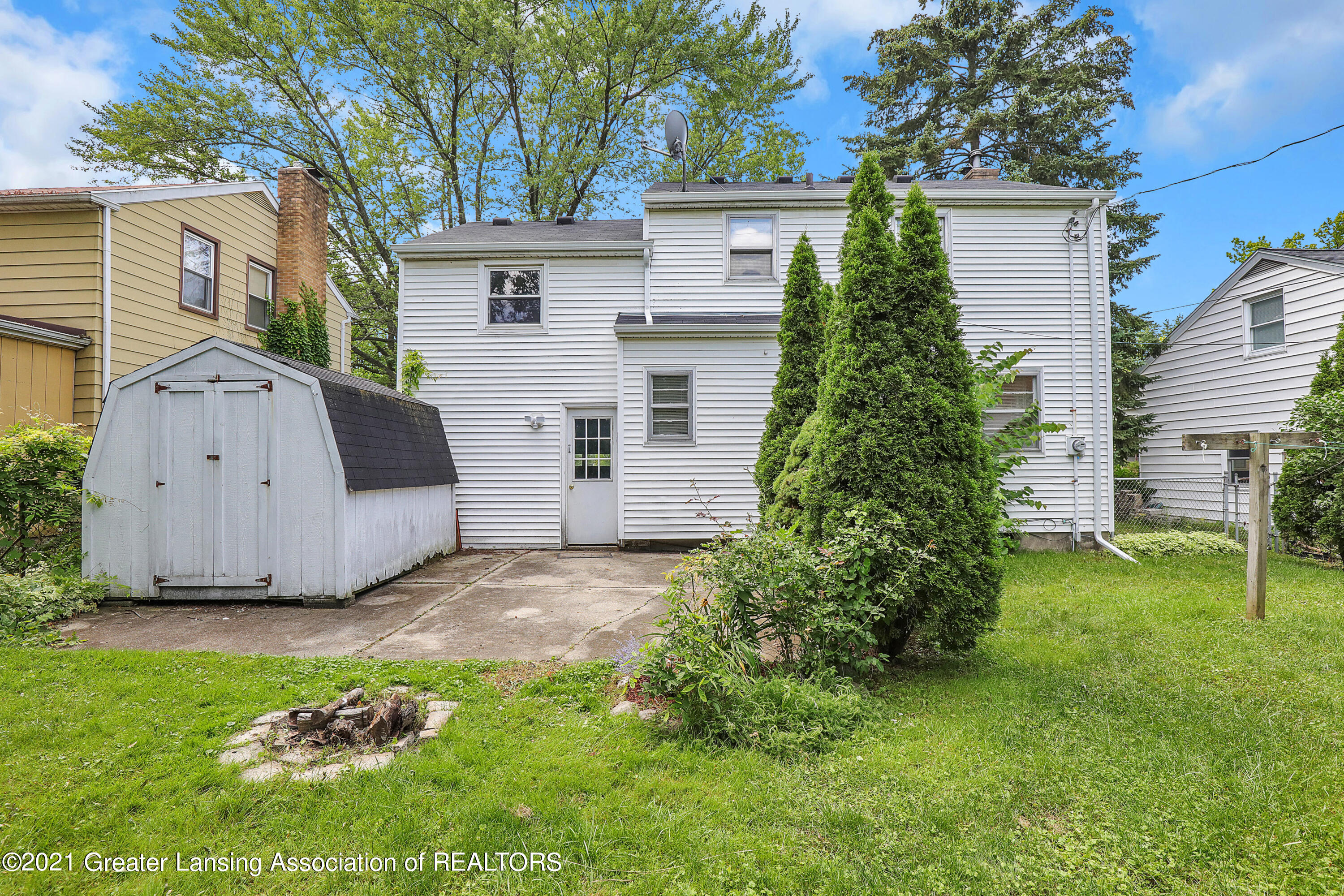 2411 Fairfax Road Lansing, MI 48910 - Photo 25 of 26 9I3A0857