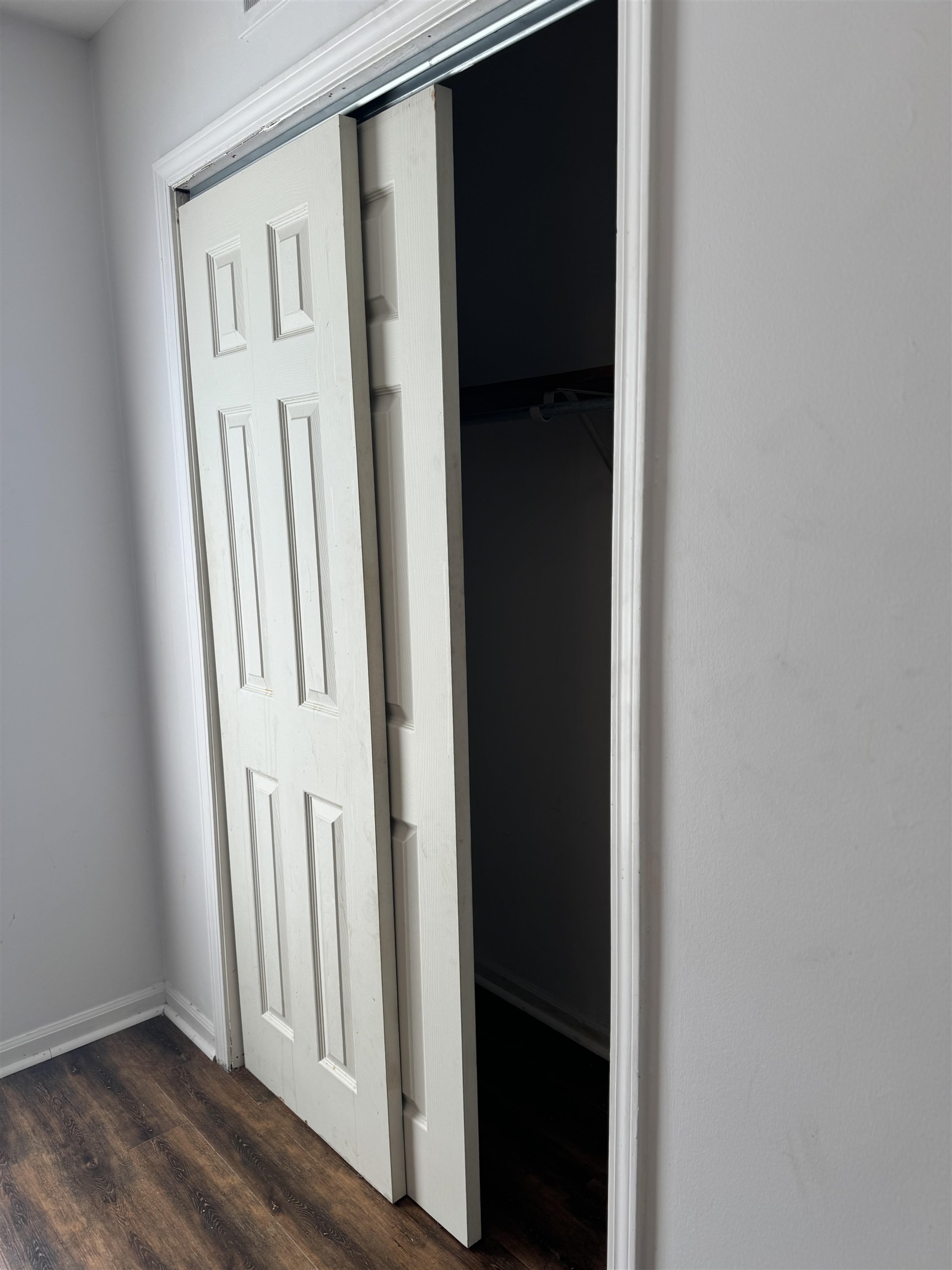 3289 Graves Road Memphis, TN 38116 - Photo 12 of 23 wooden floor in a gallery