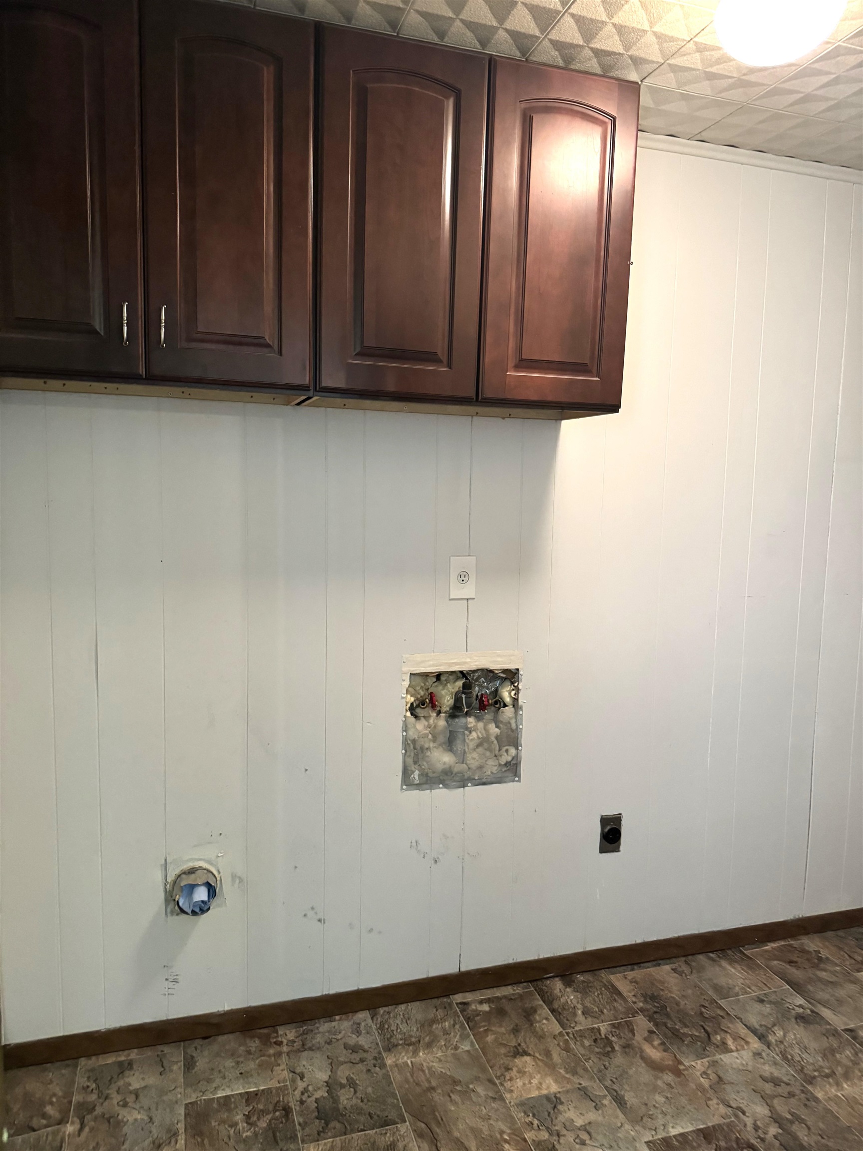 3289 Graves Road Memphis, TN 38116 - Photo 18 of 23 a view of an empty room with wooden door