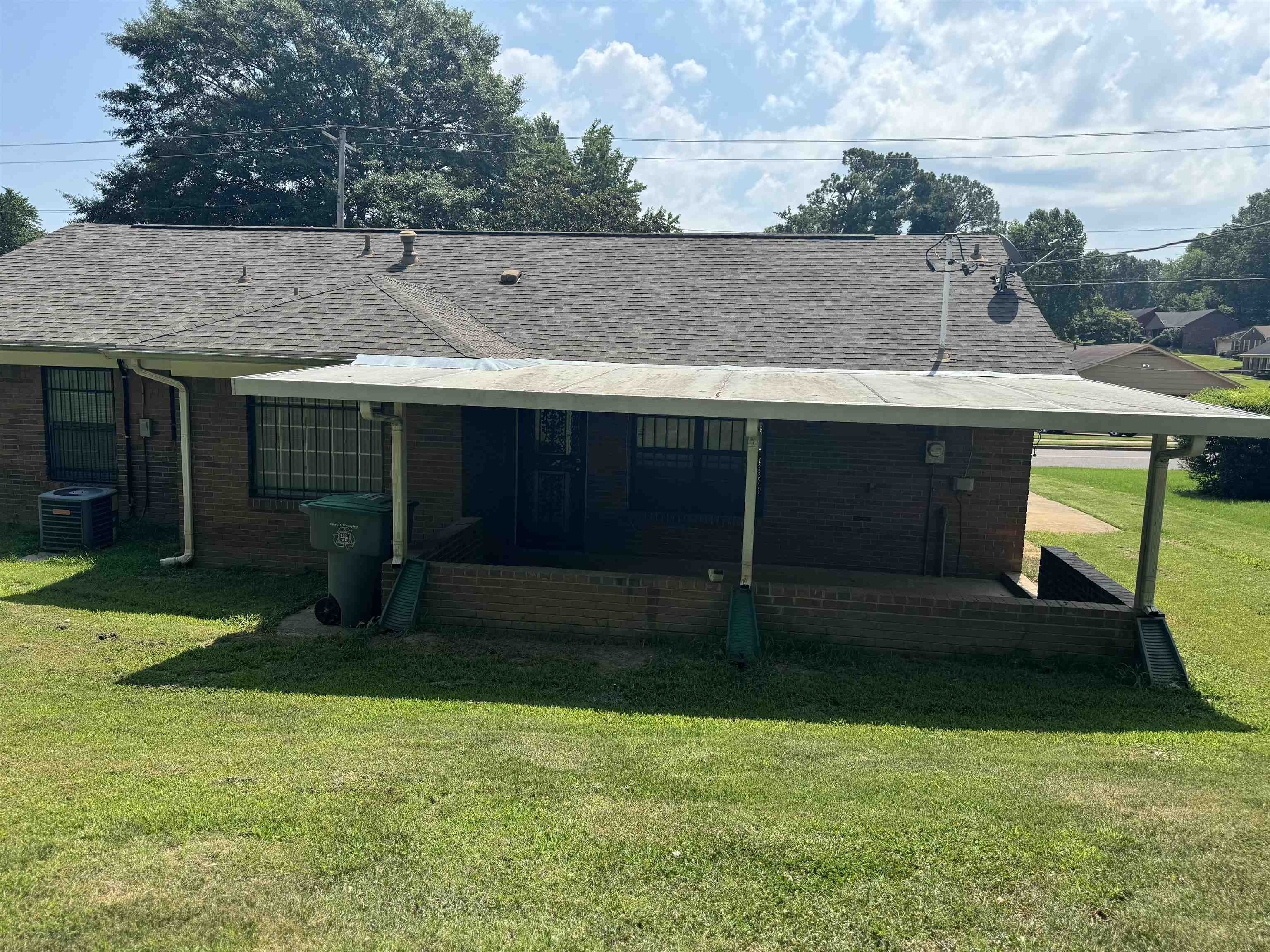 3289 Graves Road Memphis, TN 38116 - Photo 21 of 23 a view of a backyard
