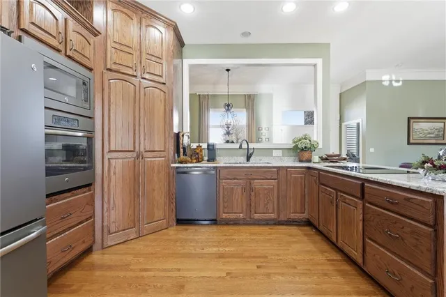 $665,000 | 900 Oakmont Drive, Lansing, KS 66043