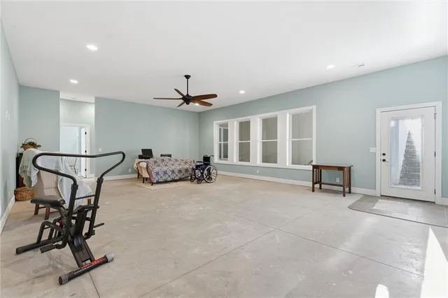 $665,000 | 900 Oakmont Drive, Lansing, KS 66043