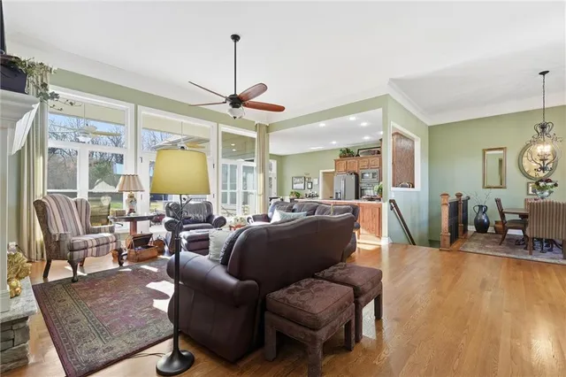 $665,000 | 900 Oakmont Drive, Lansing, KS 66043