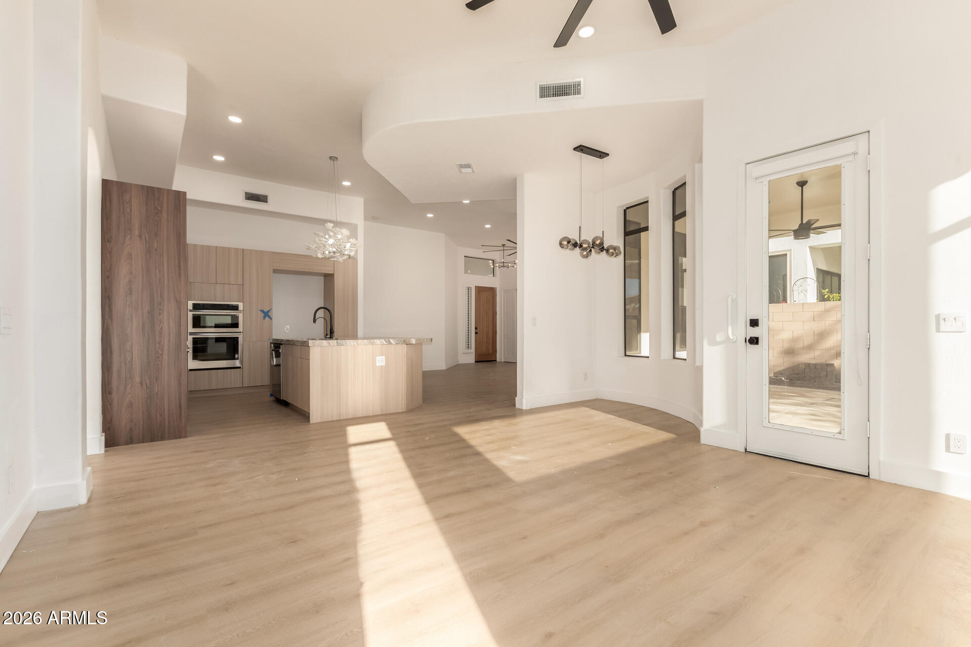 4843 East Estevan Road Phoenix, AZ 85054 - Photo 13 of 32 12 - Estevan