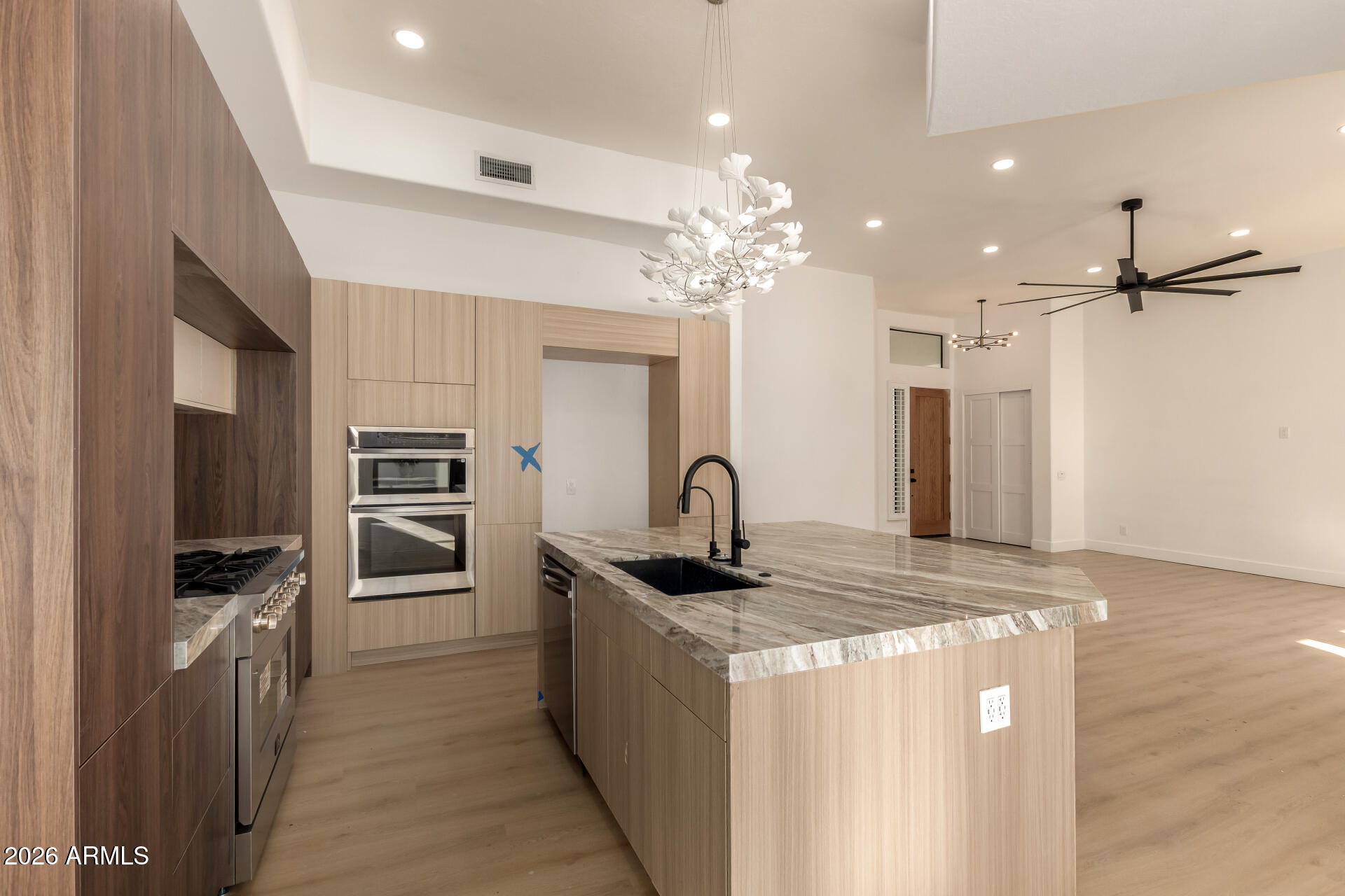 4843 East Estevan Road Phoenix, AZ 85054 - Photo 15 of 32 14 - Estevan